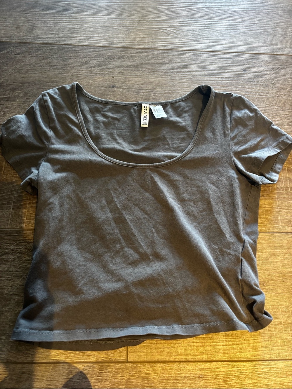 Divided Scoop Neck Cropped Tee - Charcoal Gray